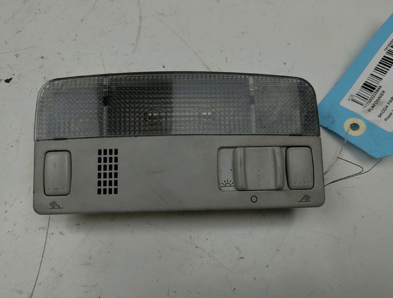 https://www.piecesauto-shop.com/wp-content/uploads/A0001/auto-3/careco1/PCA3B0947105CY20.jpg