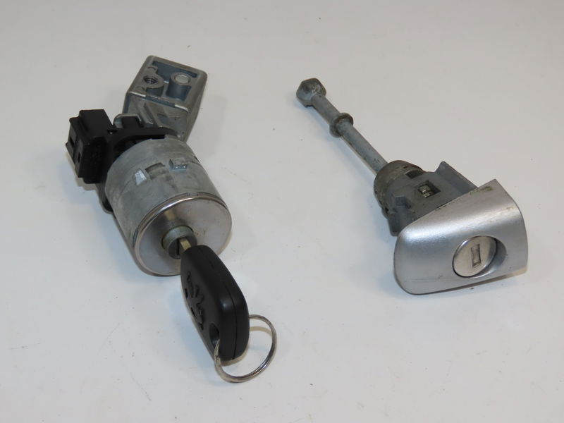 https://www.piecesauto-shop.com/wp-content/uploads/A0001/auto-3/careco1/PCA4162SR.jpg
