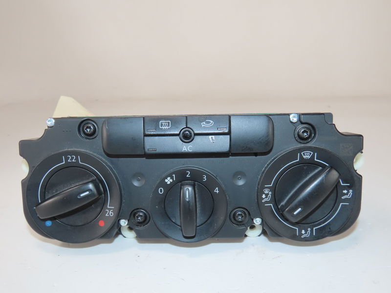 https://www.piecesauto-shop.com/wp-content/uploads/A0001/auto-3/careco2/PCA1K0820047JNWHS.jpg