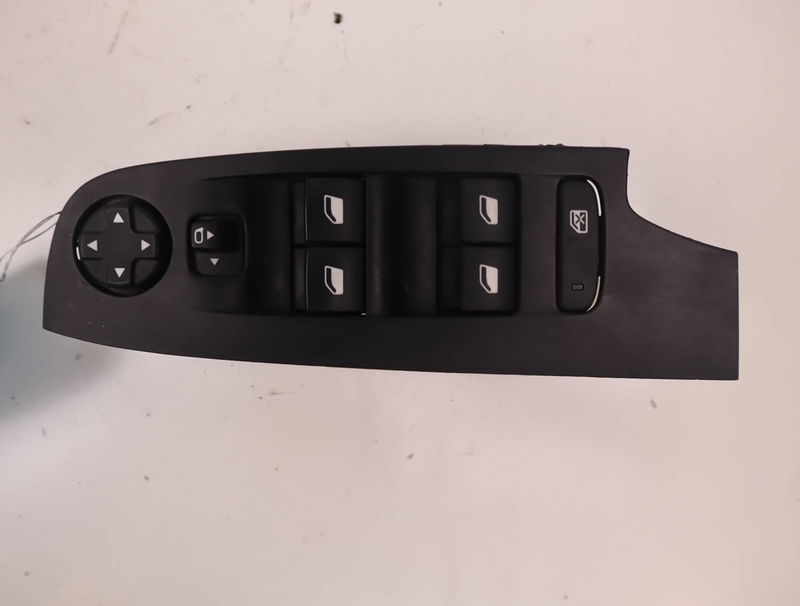 https://www.piecesauto-shop.com/wp-content/uploads/A0001/auto-3/careco2/PCA98319739ZD.jpg
