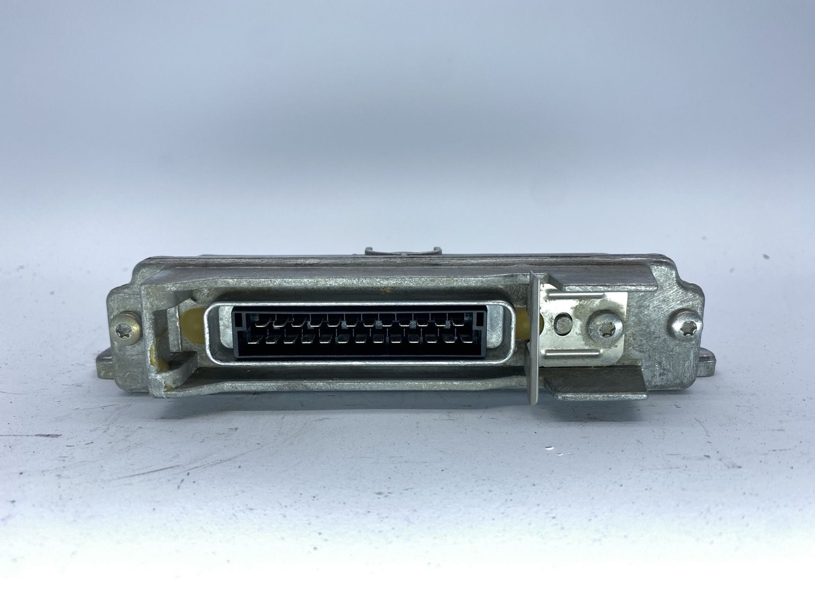 https://www.piecesauto-shop.com/wp-content/uploads/A0001/auto-3/eurofrance24-2/PEUCA263-DB63874EBY.jpg